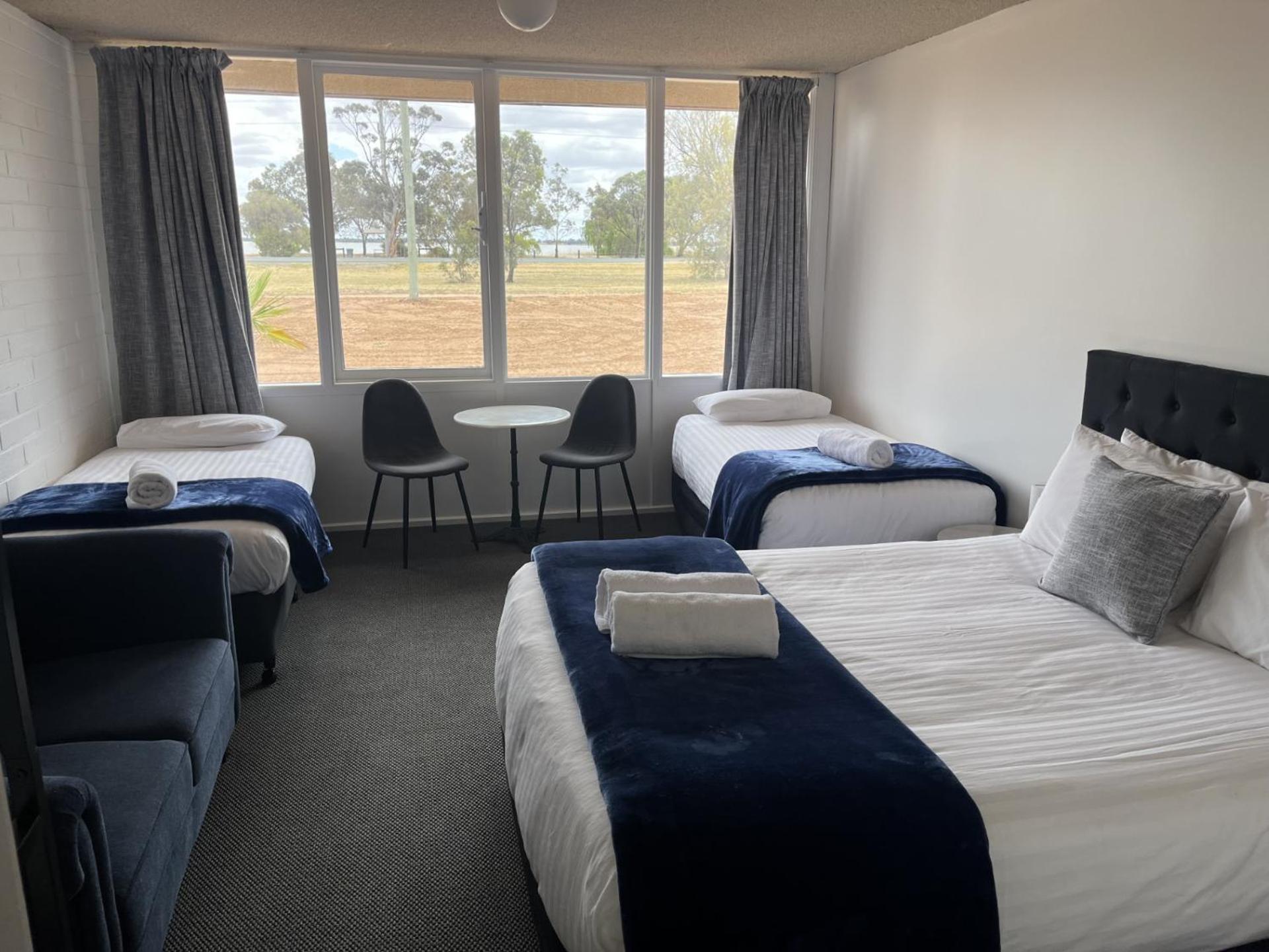 Happy Wanderer Motel Lake Boga On The Lake With Lake Views Exterior foto